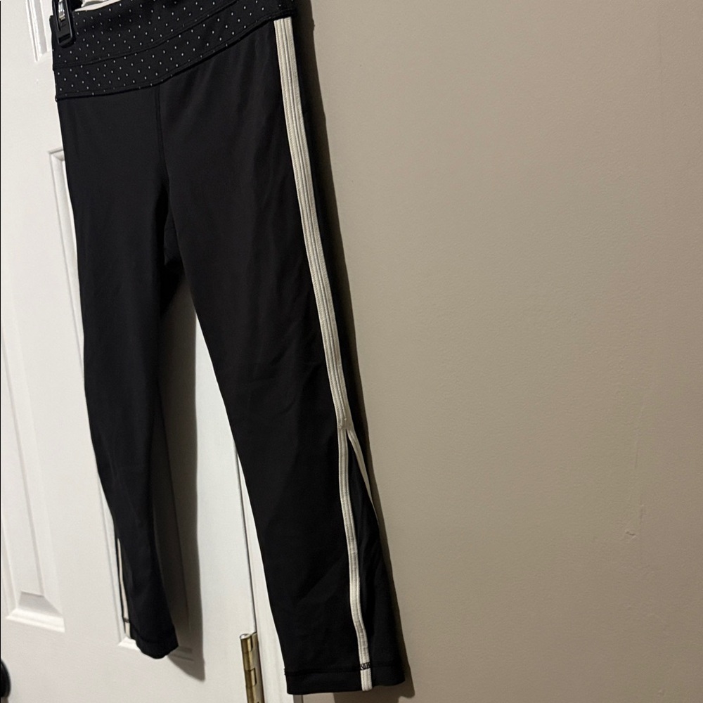 Lululemon Wunder Under Roll Down Crop Black Polka Dot Waistband White Stripe {4} - Picture 4 of 11